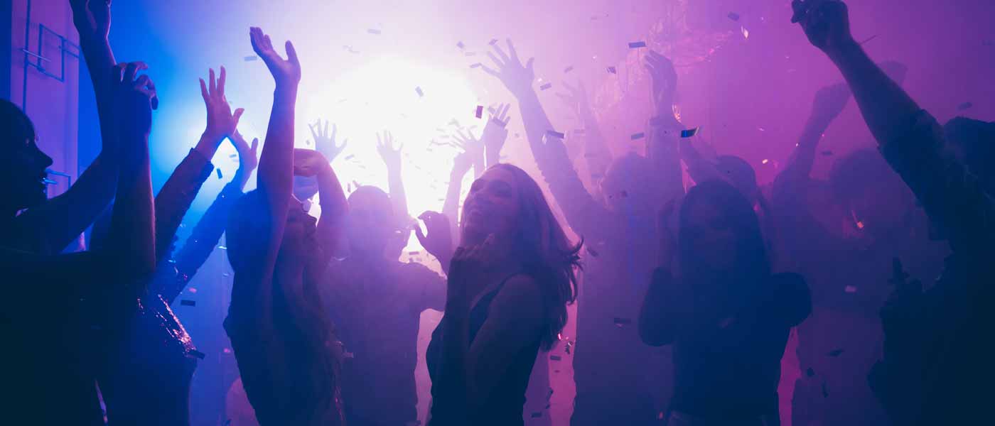 First Time Clubbing Tips & Truths for Partying (Do's and Dont's)