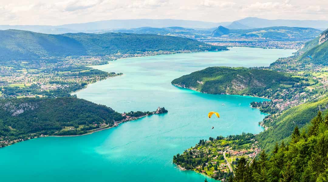 Paragliding in Annecy, France: Flying High at 5,000+ Feet! (Guide