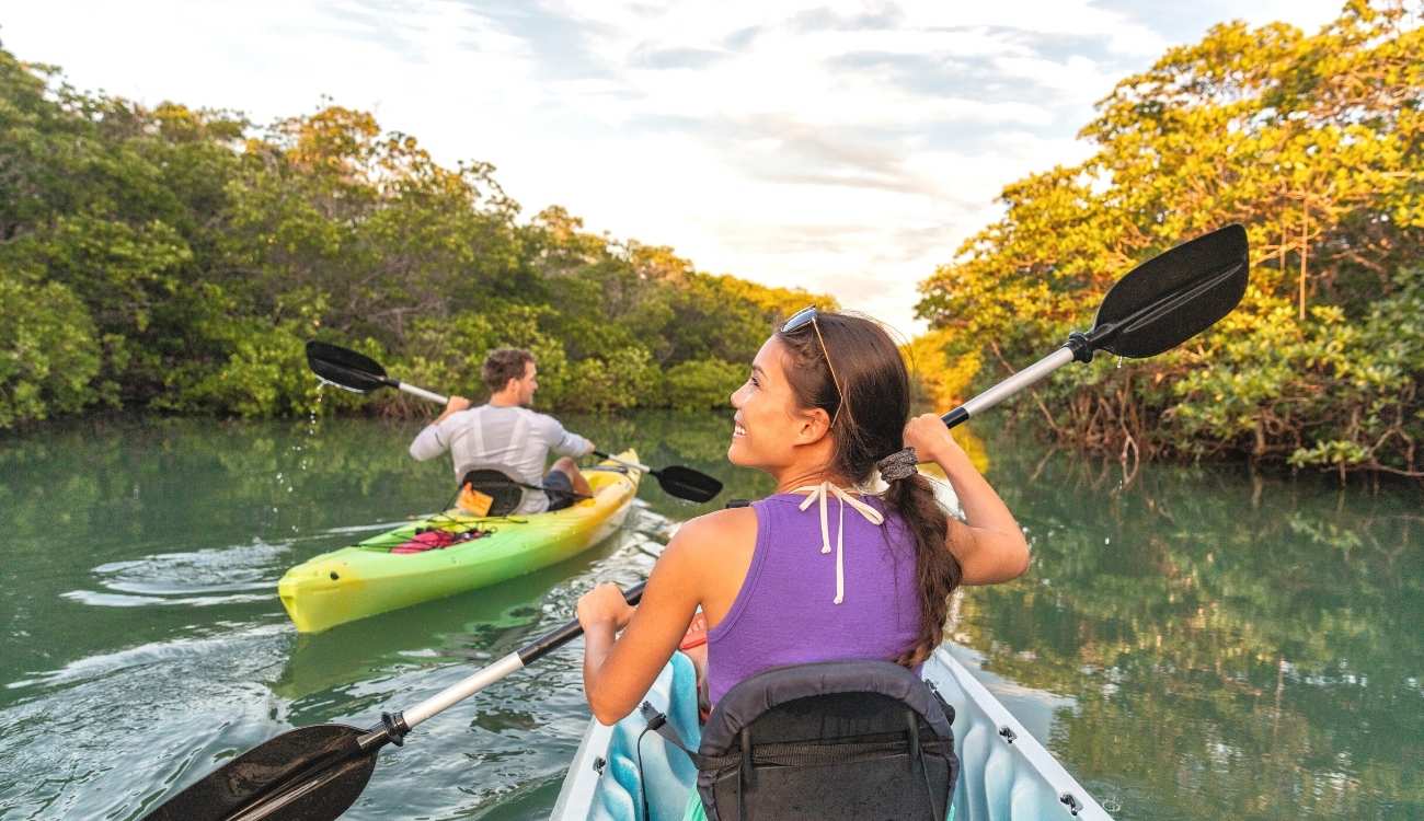 How to Stay Fit While Traveling: Kayaking (Tour Activities)