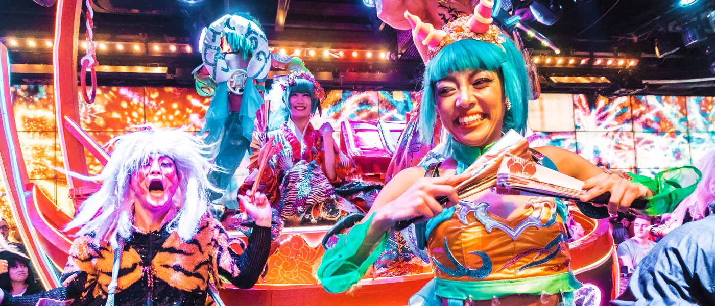 Gå glip af Kommuner videnskabelig Robot Restaurant Tokyo: Tips & Guide to Japan's Crazy Show!