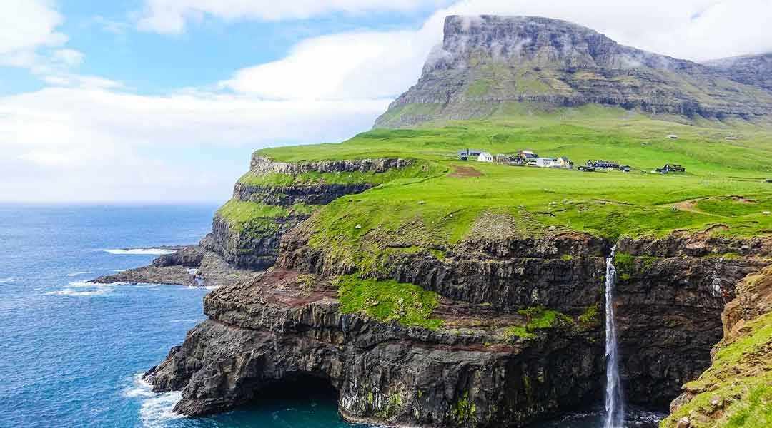 Gasadalur Hike & Mulafossur Waterfall (Travel Guide) : Faroe Islands