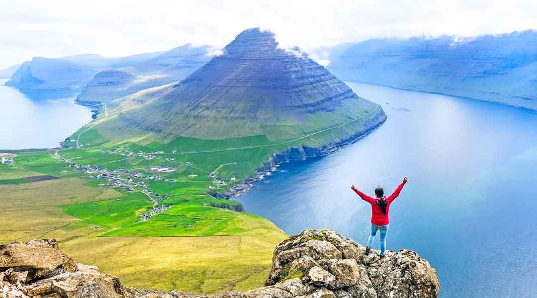Villingardalsfjall Hike: How-To and Travel Guide (Faroe Islands, Denmark)