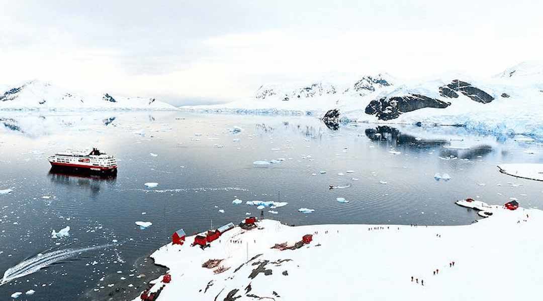 Antarctica Itinerary Travel Guide: A 20-Day Expedition Cruise with Hurtigruten