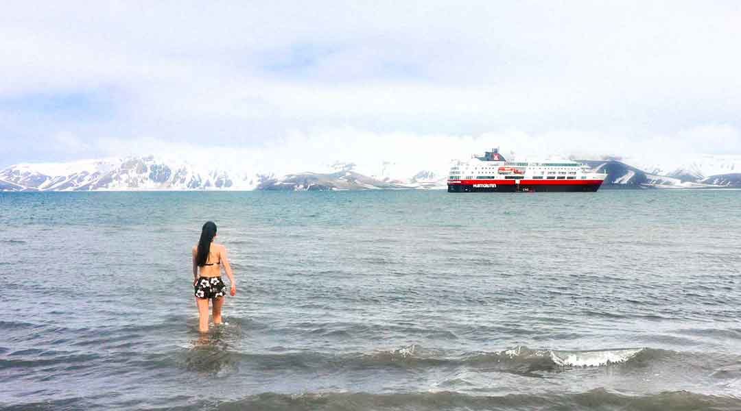 Polar Plunge Antarctica: The Day I Swam in the White Continent’s Icy Waters