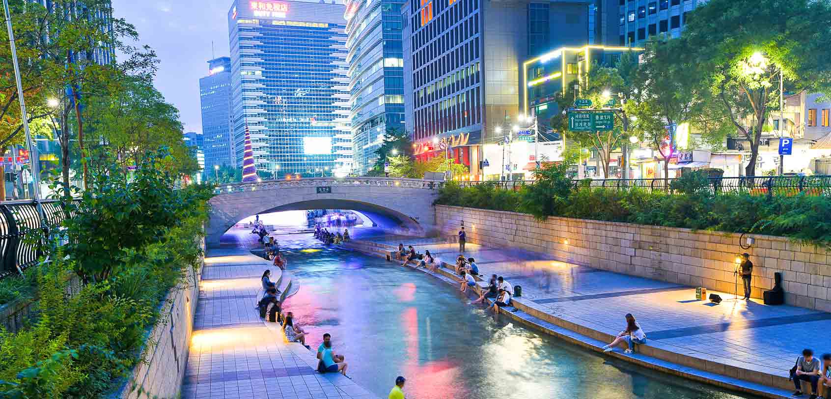 Seoul Itinerary: Cheonggyecheon Stream