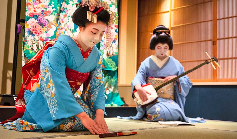 geisha-of-japan-understanding-the-facts-history-myths