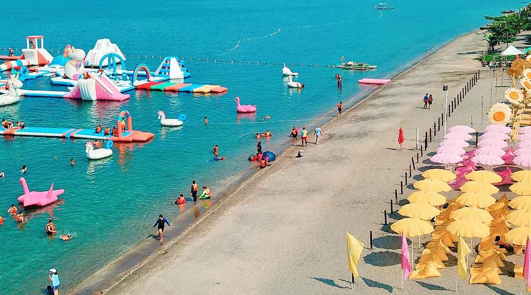 Inflatable Island in Subic, Philippines: Asia’s BIGGEST Floating Playground