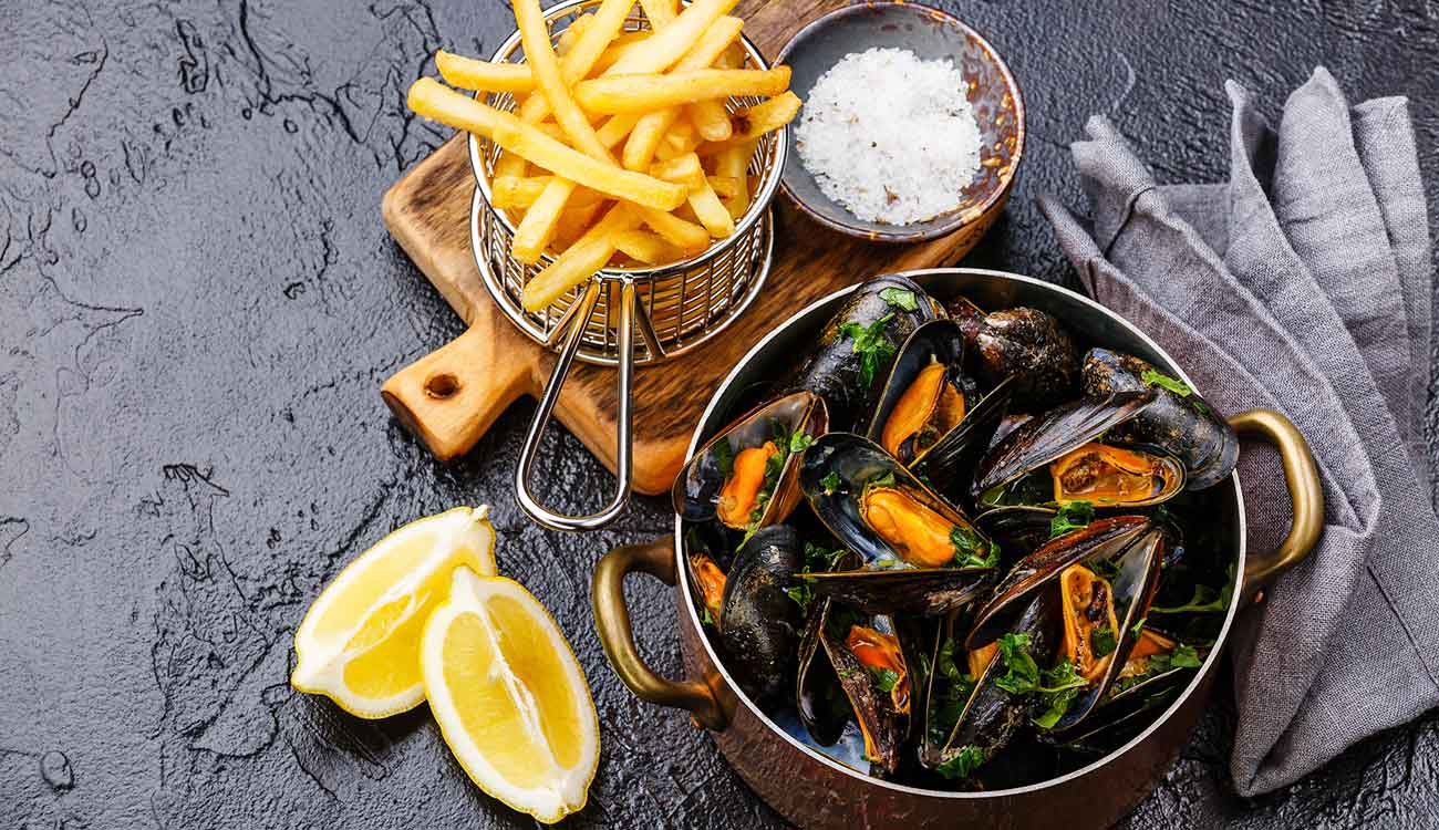Mussels with Fries : Belgium Food