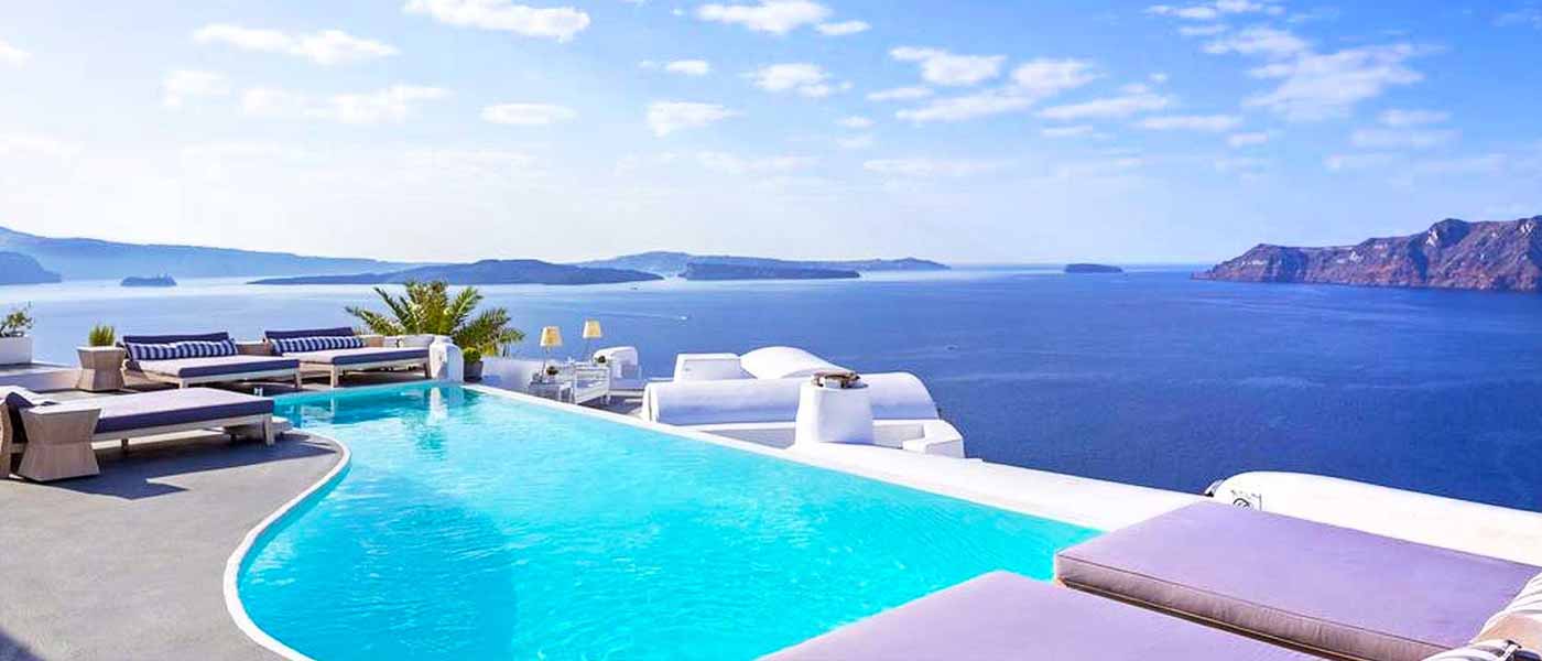 Best Hotels in Santorini, Greece: From Cheap to Luxury Accommodations