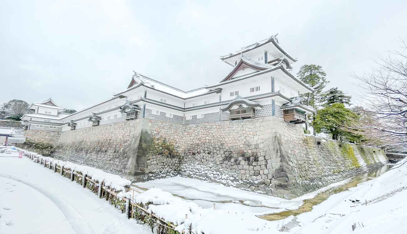 Takayama Hokuriku Pass: Kanazawa Castle