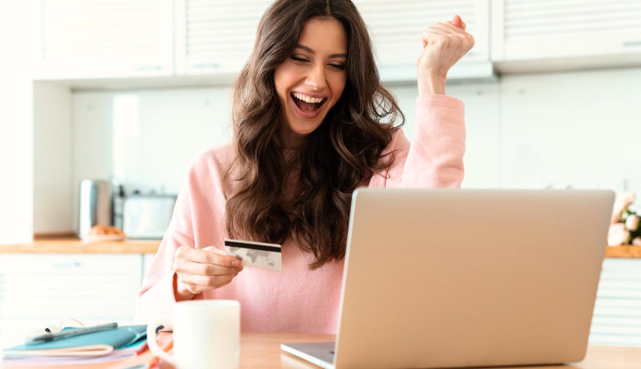 Online Shopping: Credit Card and Laptop