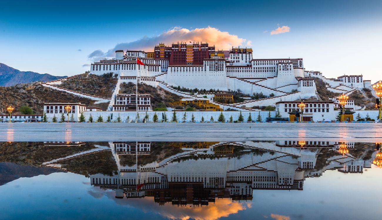 Explore the Potala Palace: Tibet Travel