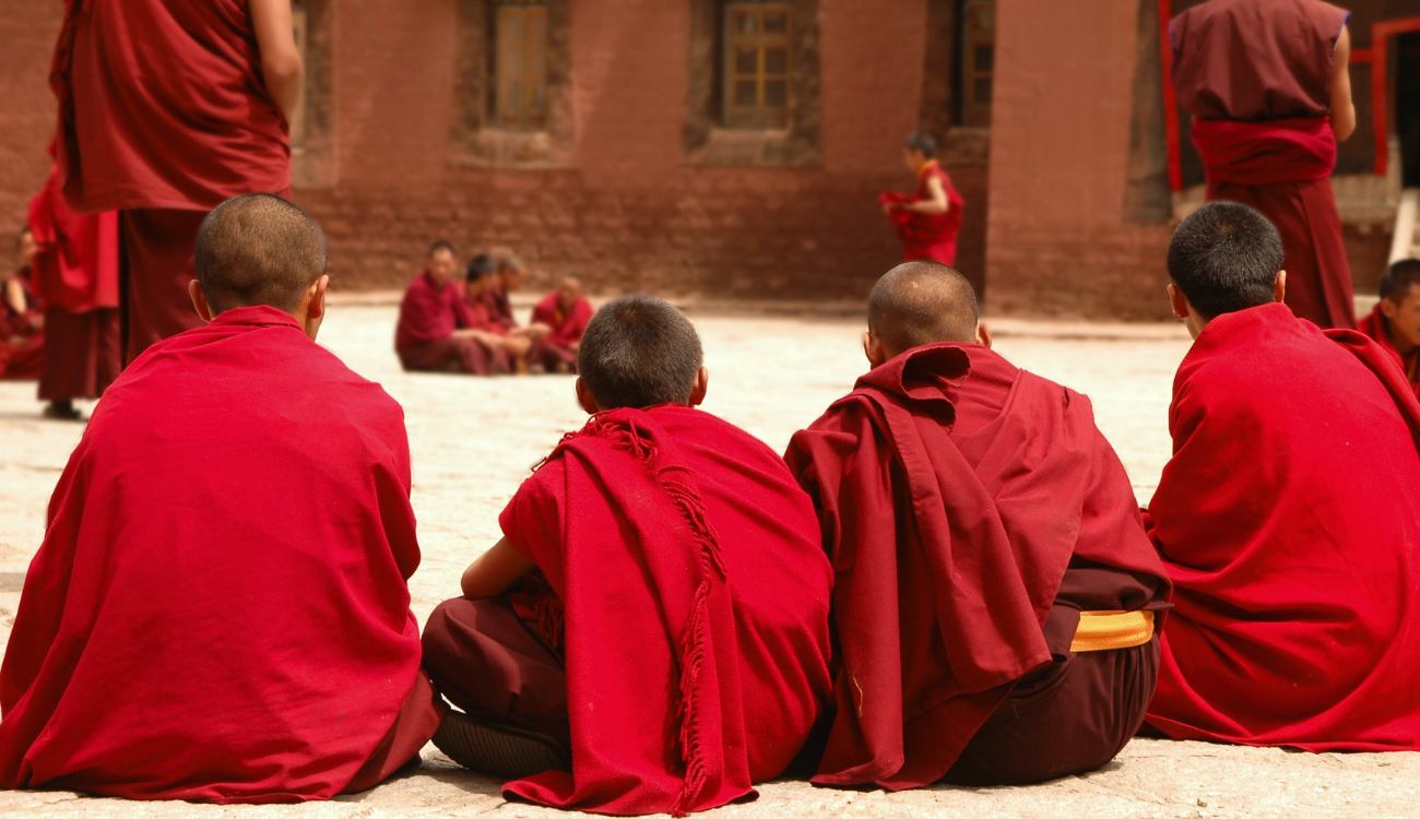 Witness the Monk’s Debate in Sera Monastery