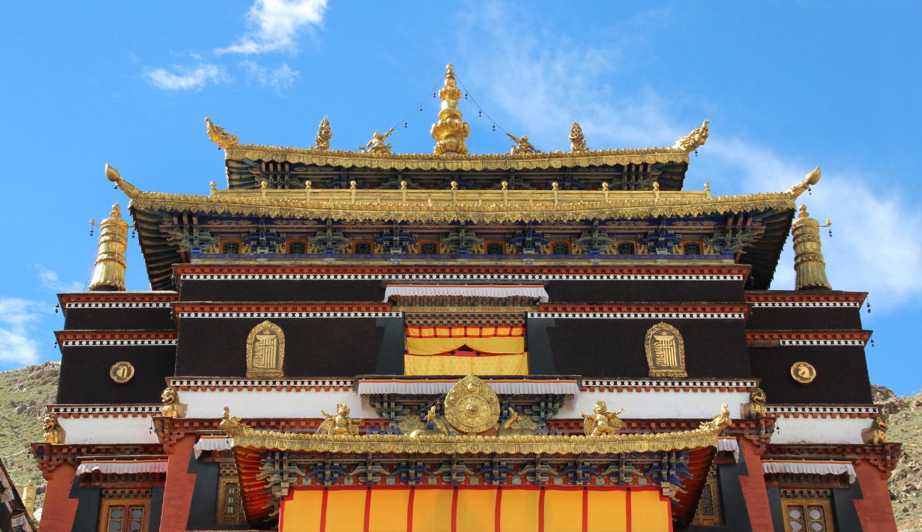  Seat of the Panchen Lama in Tashilhunpo Monastery