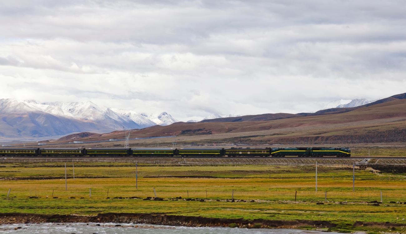 Experience the World’s Highest Qinghai-Tibet Train