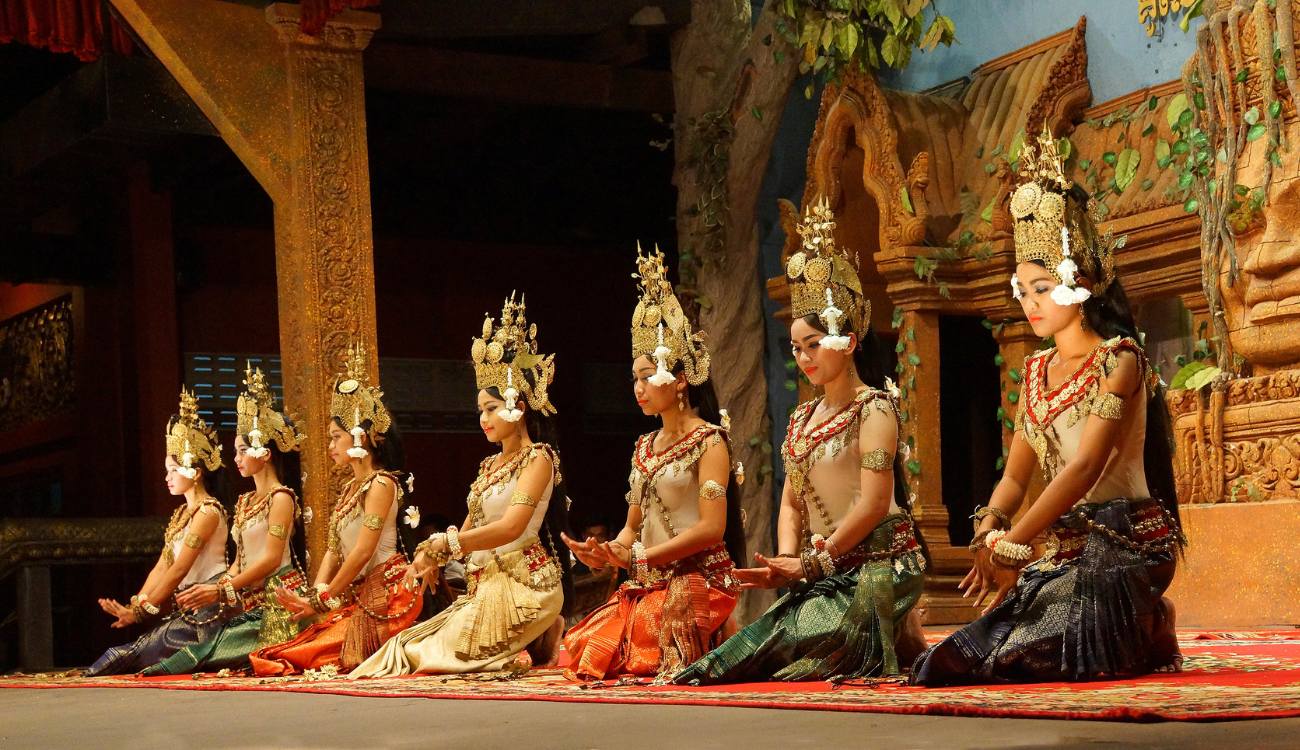 Cambodia Holidays - Apsara Dancers Kneel Dinner Show